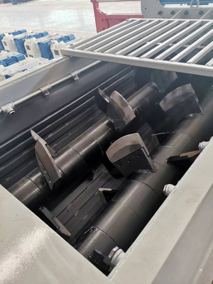 میکسر پارویی دو شفت 50-65 متر مکعب در ساعت با قدرت 90 یا 110 کیلووات و 380 ولت 50 هرتز برای اختلاط صنعتی